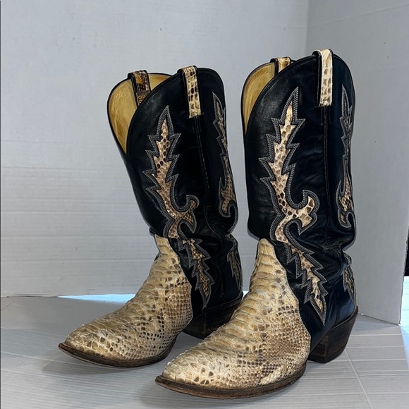 VTG-Hondo Boots-12E-snake skin, black leather, embroidered stitch, cowboy boots. - Picture 1 of 16
